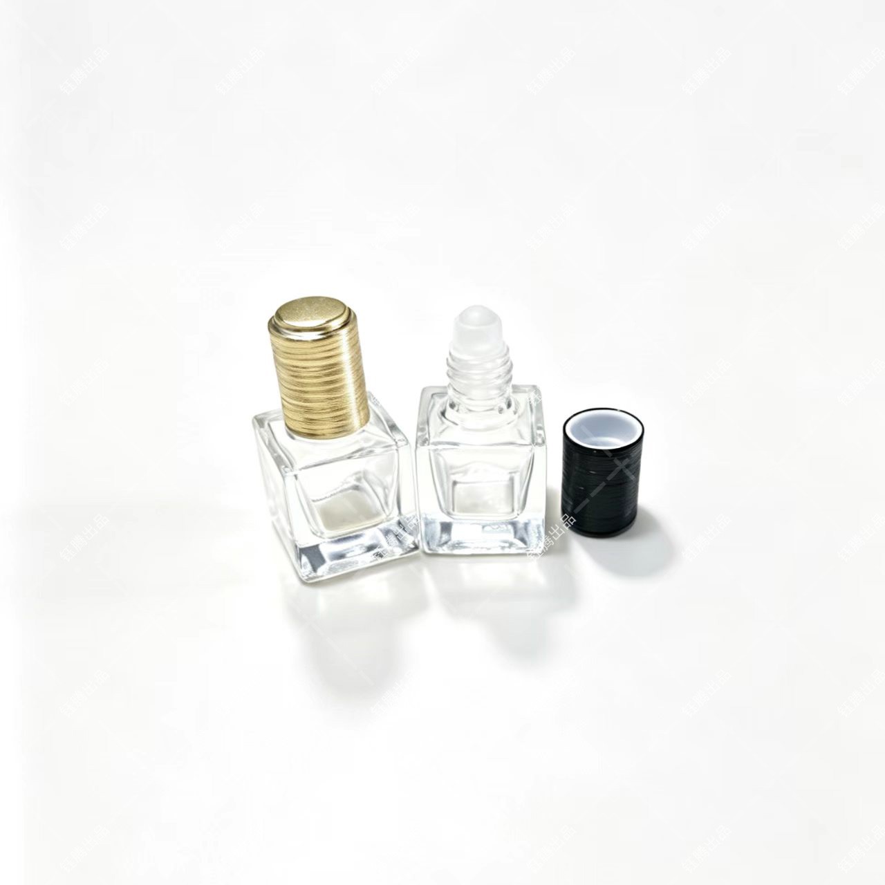 Brushed Aluminum Roller Cap Essential Oil Bottle Brushed Aluminum Roller Cap Essential Oil Bottle - Image 1