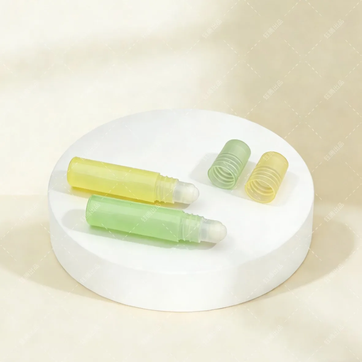 Colorful Plastic Roller Ball Cap Perfume & Essential Oil Bottles Colorful Plastic Roller Ball Cap Perfume & Essential Oil Bottles - Image 1