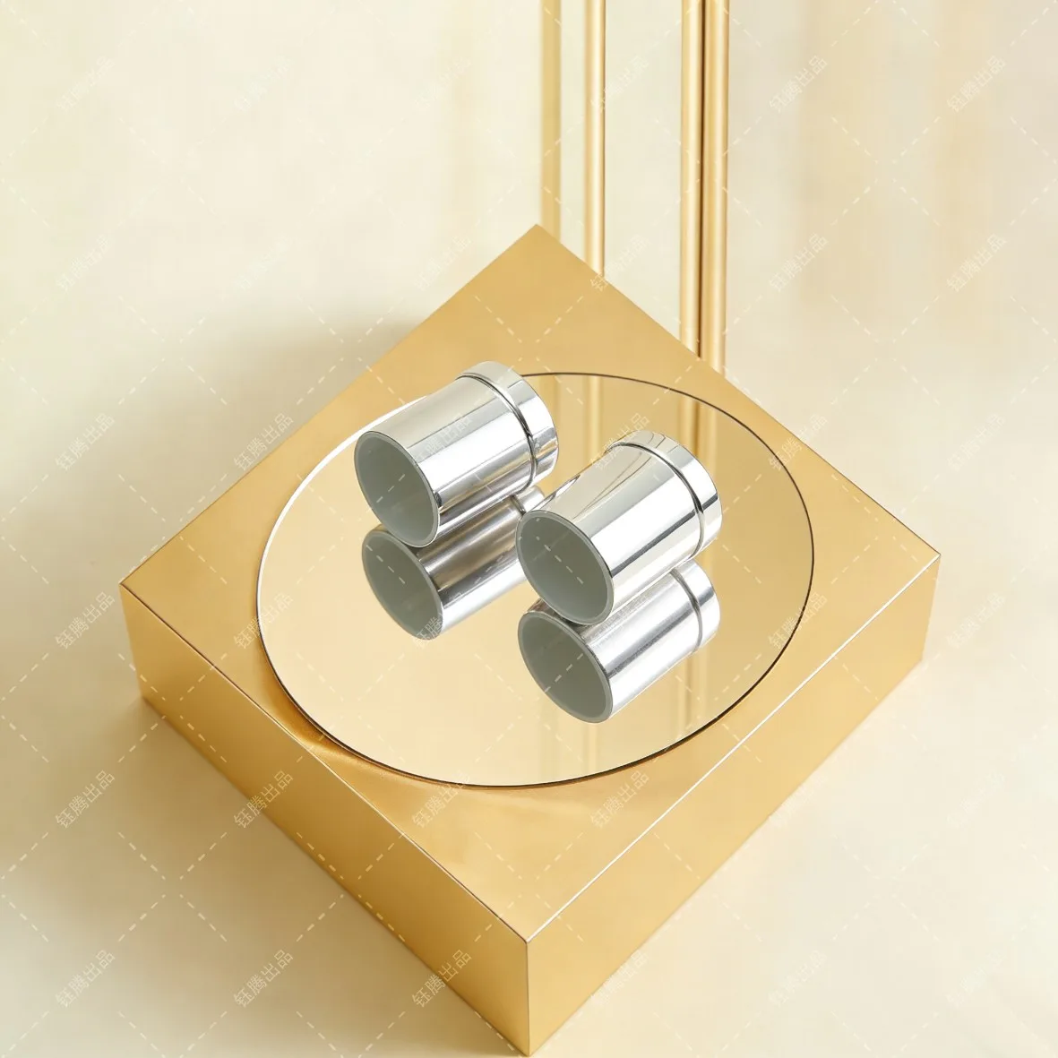 Aluminum Perfume Overcap Aluminum Perfume Overcap - Image 1