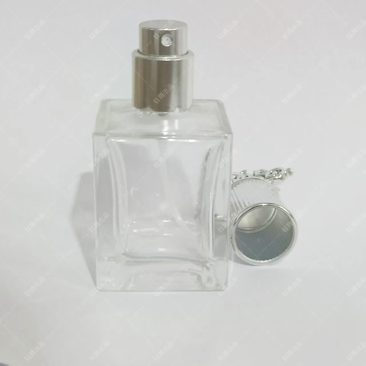 Lucky Cloud Pattern Plastic Perfume Cap Lucky Cloud Pattern Plastic Perfume Cap - Image 1
